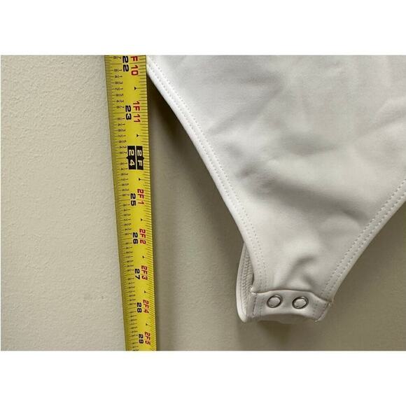 Express Body Contour White Sleeveless Open Back Cutout Thong Bodysuit Size S - Picture 10 of 11